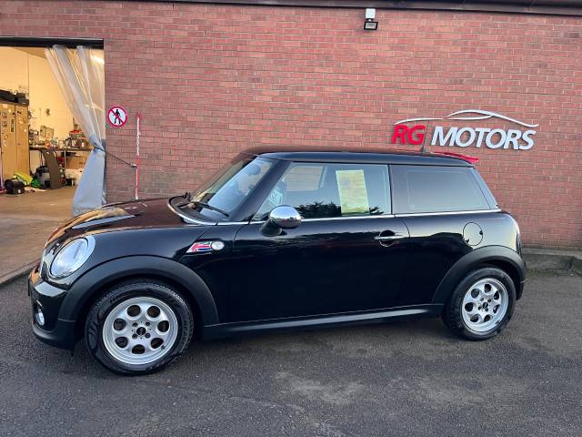2013 Mini Hatchback 1.6 Cooper D Black 3dr Hatch