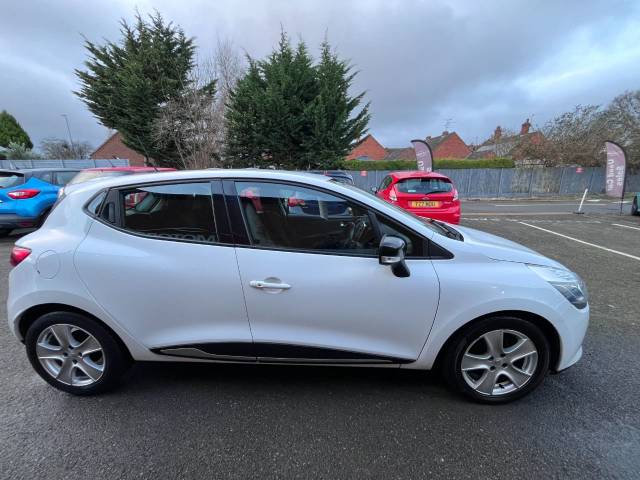 2016 Renault Clio 1.2 16V Dynamique Nav White 5dr Hatch