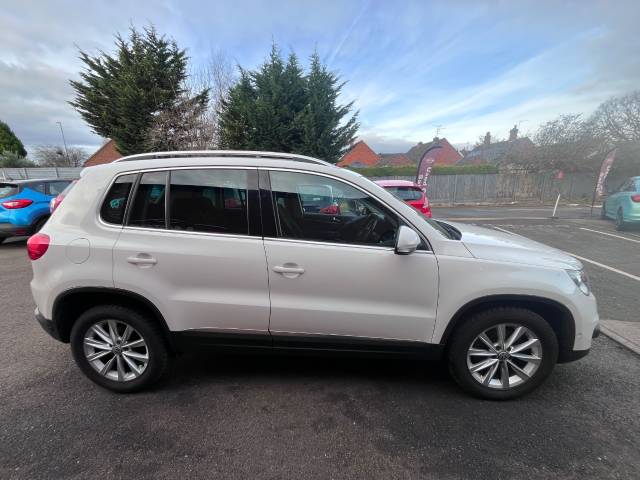 2012 Volkswagen Tiguan 2.0 TDi BlueMotion Tech SE White 5dr [2WD]