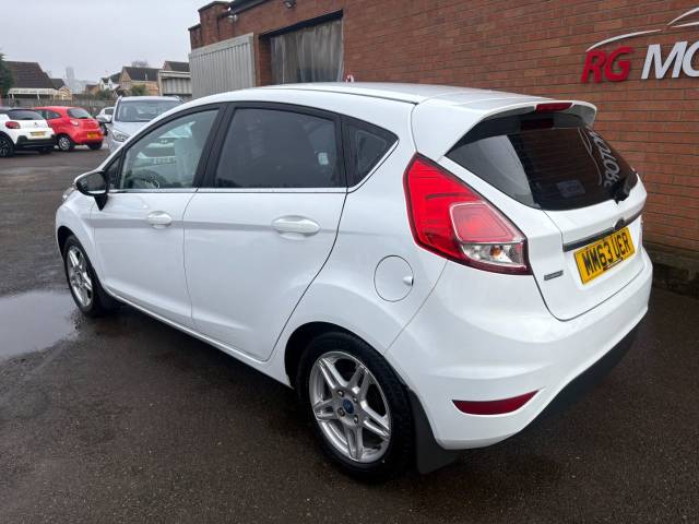 2013 Ford Fiesta 1.0 EcoBoost Zetec White 5dr Hatch