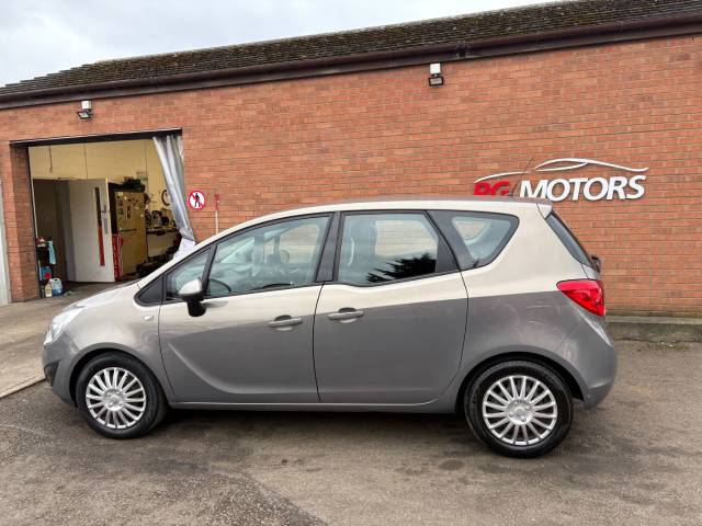 2013 Vauxhall Meriva 1.3 CDTi ecoFLEX Exclusiv 5dr MPV