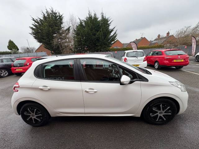 2014 Peugeot 208 1.4 HDi Access+ White 5dr Hatch
