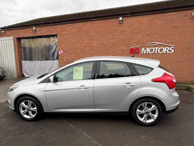 2011 Ford Focus 1.6 125 Zetec Silver 5dr Hatch