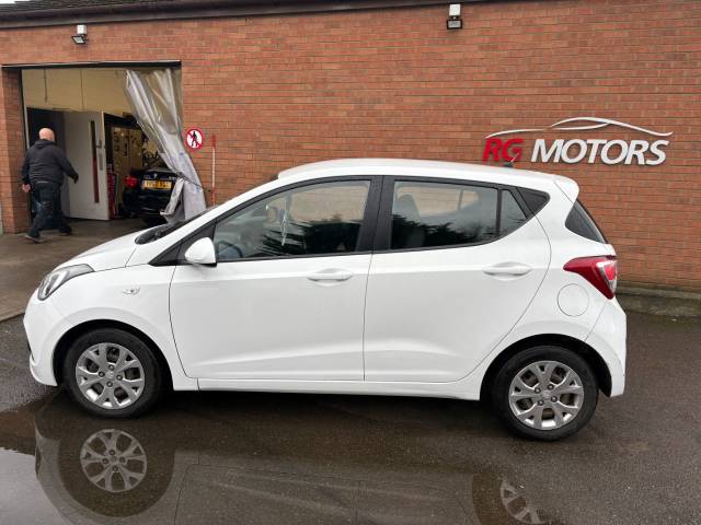 2015 Hyundai i10 1.0 Blue Drive SE White 5dr Hatch