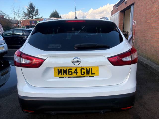 2015 Nissan Qashqai 1.6 dCi Tekna White 5dr Hatch