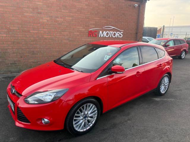Ford Focus 1.6 TDCi 115 Zetec Navigator Red 5dr Hatch Hatchback Diesel Red