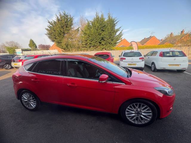 2014 Ford Focus 1.6 TDCi 115 Zetec Navigator Red 5dr Hatch