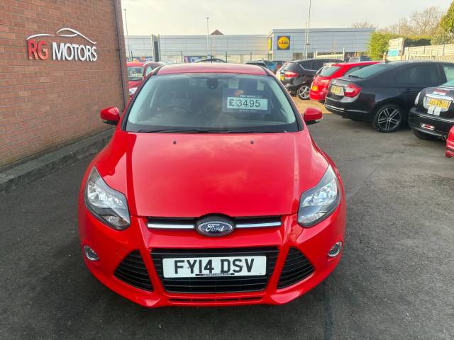 2014 Ford Focus 1.6 TDCi 115 Zetec Navigator Red 5dr Hatch