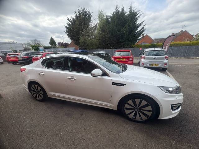 2013 Kia Optima 1.7 CRDi 3 White 4dr Auto Saloon