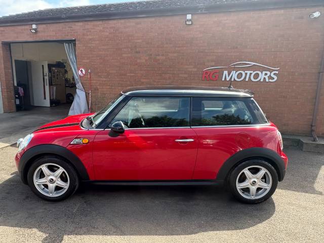 2009 Mini Hatchback 1.6 Cooper Red 3dr Hatch