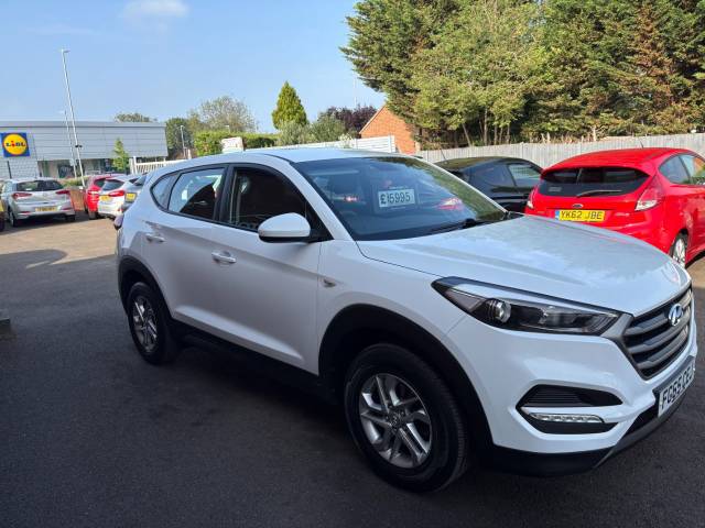 2015 Hyundai Tucson 1.7 CRDi Blue Drive S White 5dr 2WD