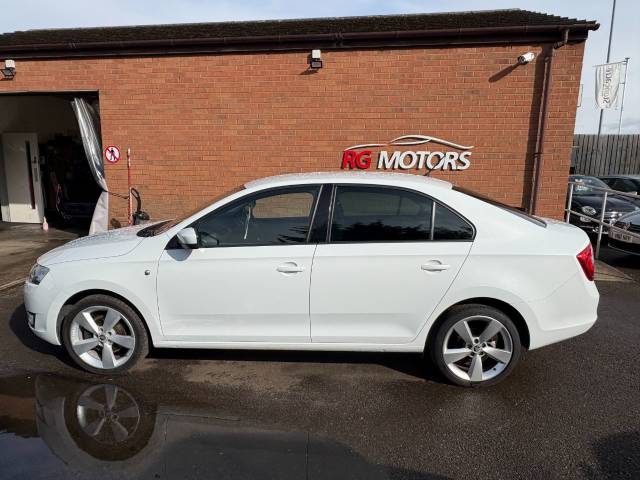2015 Skoda Rapid 1.6 TDI CR Elegance White 5dr Hatch