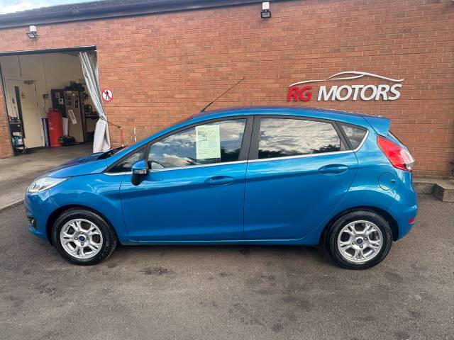 2013 Ford Fiesta 1.6 TDCi Titanium ECOnetic Blue 5dr Hatch