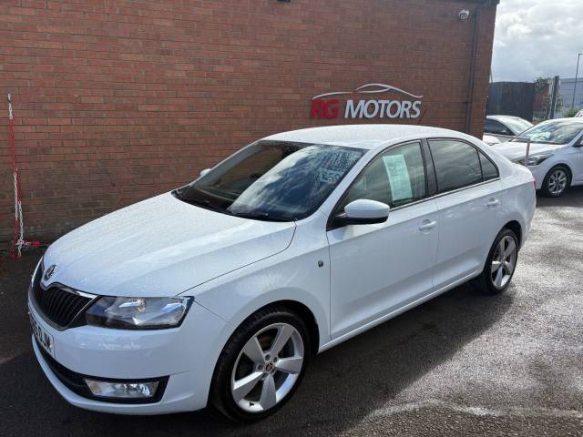 Skoda Rapid 1.6 TDI CR Elegance White 5dr Hatch Hatchback Diesel White