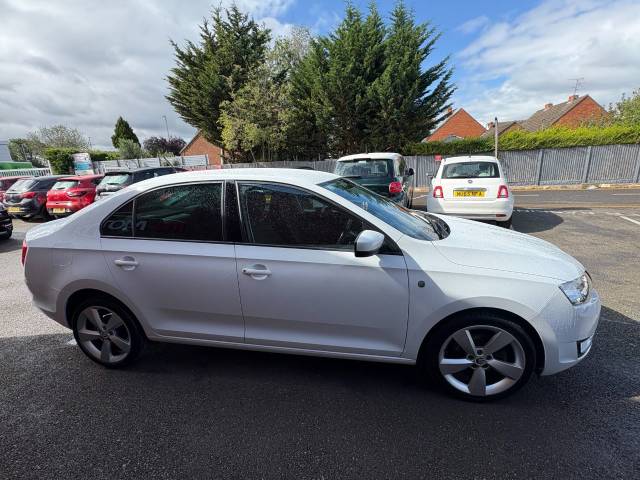 2015 Skoda Rapid 1.6 TDI CR Elegance White 5dr Hatch