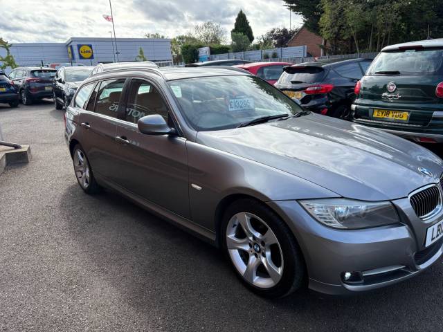 2012 BMW 3 Series 2.0 318d Exclusive Edition Silver 5dr Estate