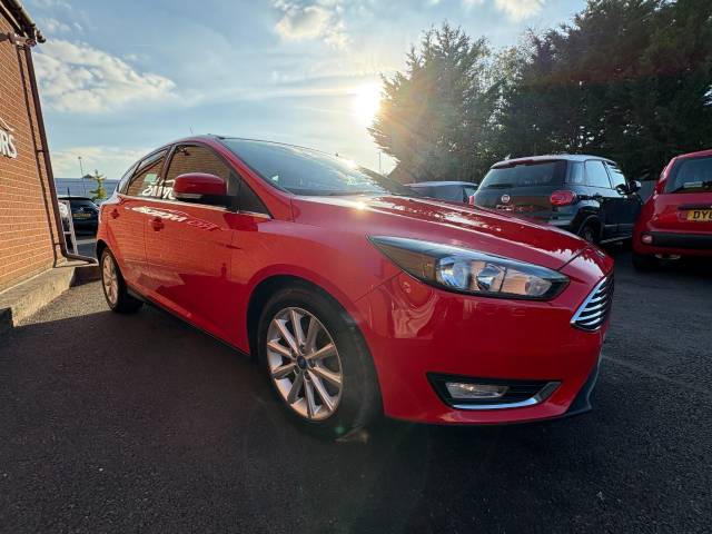 2015 Ford Focus 1.0 EcoBoost Titanium Red 5dr hatch