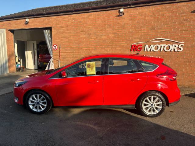 2015 Ford Focus 1.0 EcoBoost Titanium Red 5dr hatch