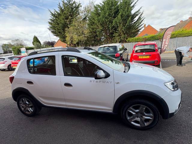 2018 Dacia Sandero Stepway 0.9 TCe Laureate White 5dr Hatch
