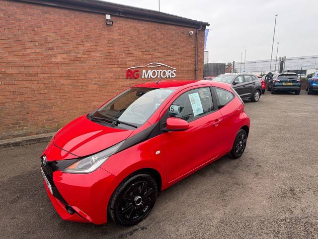 Toyota Aygo 1.0 VVT-i X-Play Red 3dr Hatch Hatchback Petrol Red