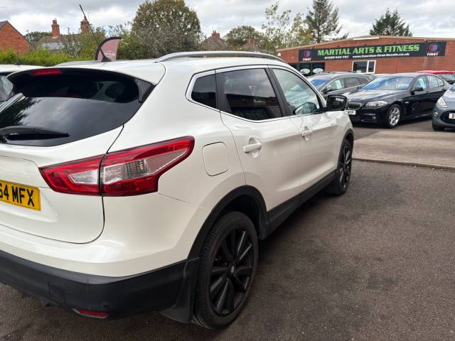 2014 Nissan Qashqai 1.2 DiG-T Tekna 5dr