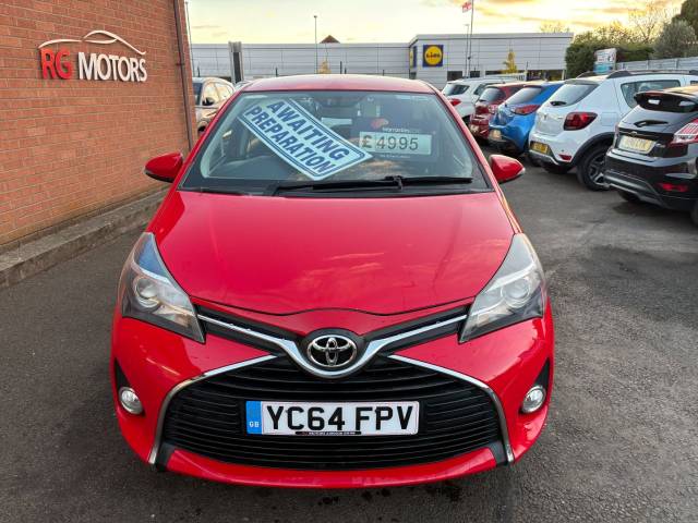2014 Toyota Yaris 1.33 VVT-i Icon Red 5dr Hatch