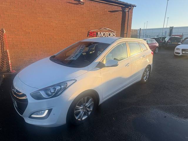 Hyundai i30 1.6 CRDi Blue Drive Style White 5dr Estate Estate Diesel White