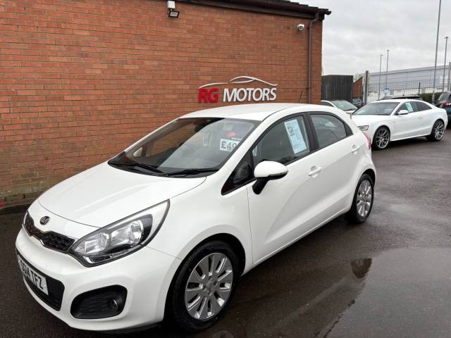 Kia Rio 1.25 2 5dr Hatchback Petrol White