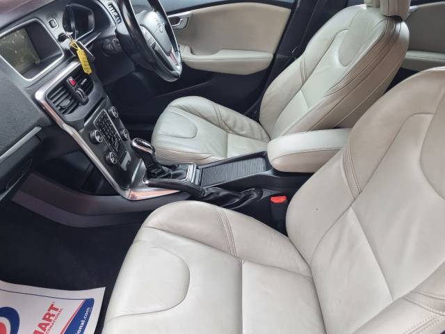 2013 Volvo V40 2.0 D3 SE Lux Nav 5dr Geartronic