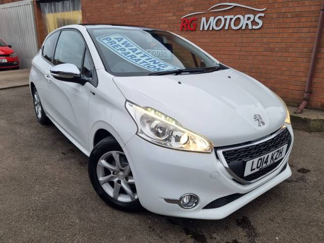 Peugeot 208 1.2 VTi Style 3dr Hatchback Petrol White