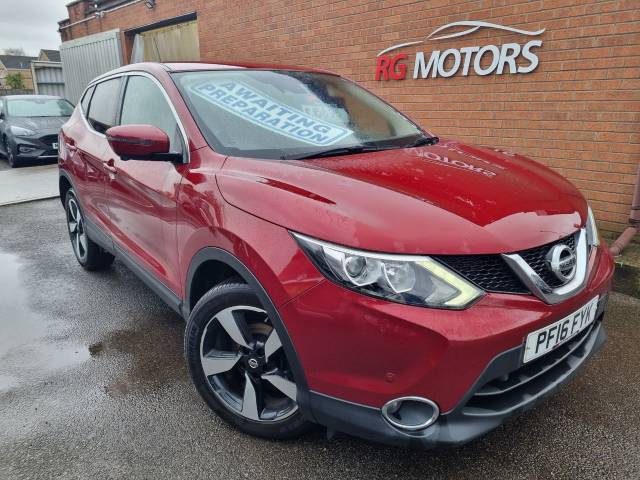 Nissan Qashqai 1.2 DiG-T N-Connecta 5dr Hatchback Petrol Red