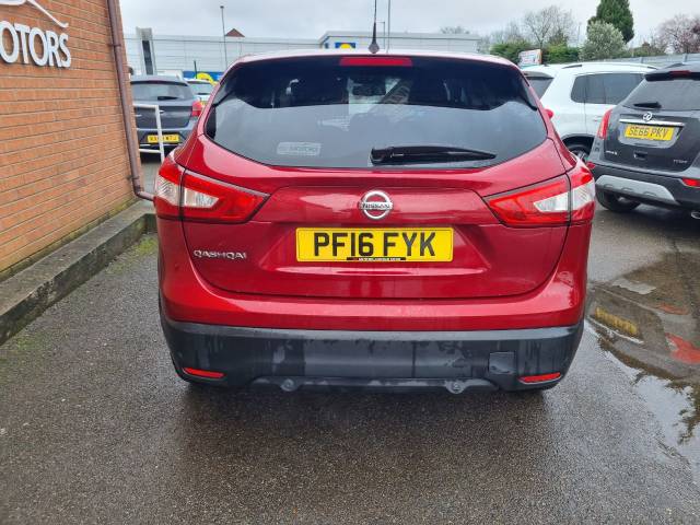 2016 Nissan Qashqai 1.2 DiG-T N-Connecta 5dr