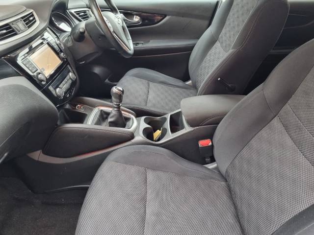 2016 Nissan Qashqai 1.2 DiG-T N-Connecta 5dr