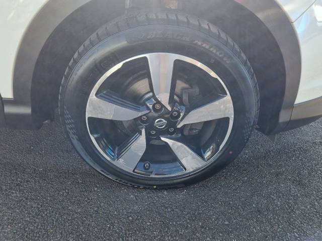 2015 Nissan Qashqai 1.2 DiG-T N-Tec+ 5dr