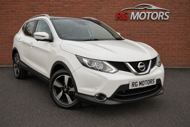 Nissan Qashqai 1.2 DiG-T N-Tec+ 5dr Hatchback Petrol White