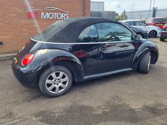 2004 Volkswagen Beetle 2.0 2dr