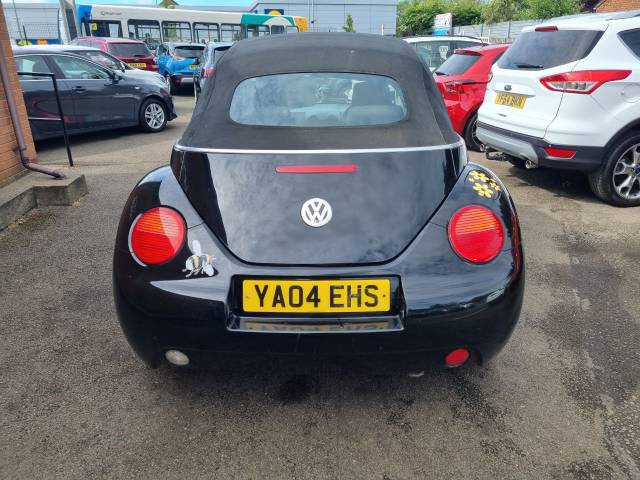 2004 Volkswagen Beetle 2.0 2dr