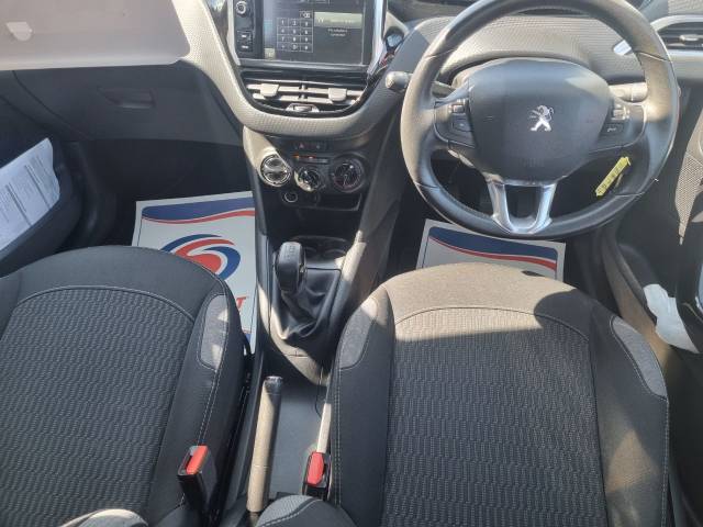 2016 Peugeot 208 1.2 PureTech Active Design Menthol 5dr