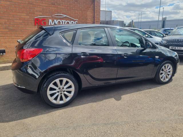 2013 Vauxhall Astra 1.4i 16V Active 5dr