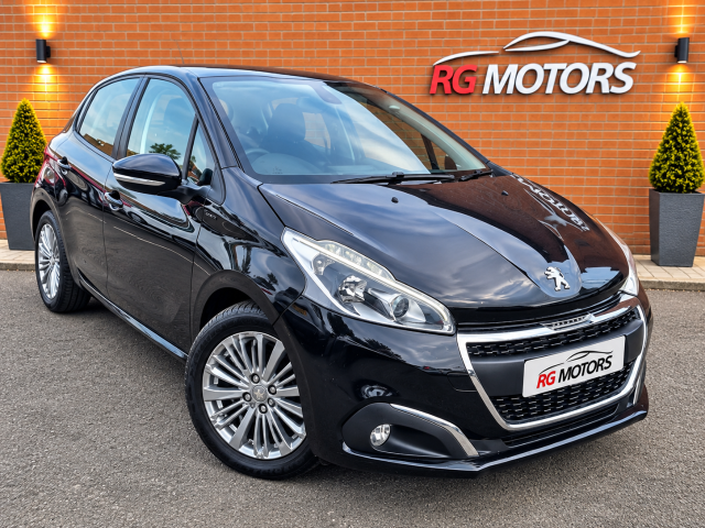 Peugeot 208 1.5 BlueHDi Signature 5dr Hatchback Diesel Black