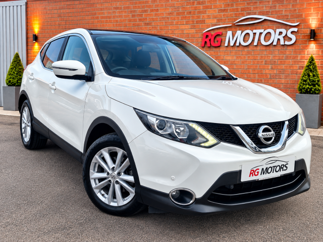 Nissan Qashqai 1.5 dCi Acenta+ 5dr Hatchback Diesel White