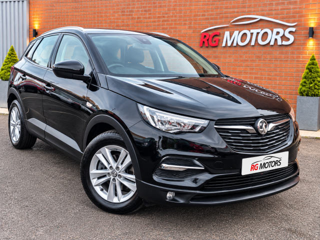 Vauxhall Grandland X 1.2 Turbo SE 5dr Hatchback Petrol Black